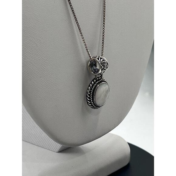 Sterling Silver 925 Chain and Mother of Pearl Oval Bezel Faceted Pendant - Picture 3 of 12